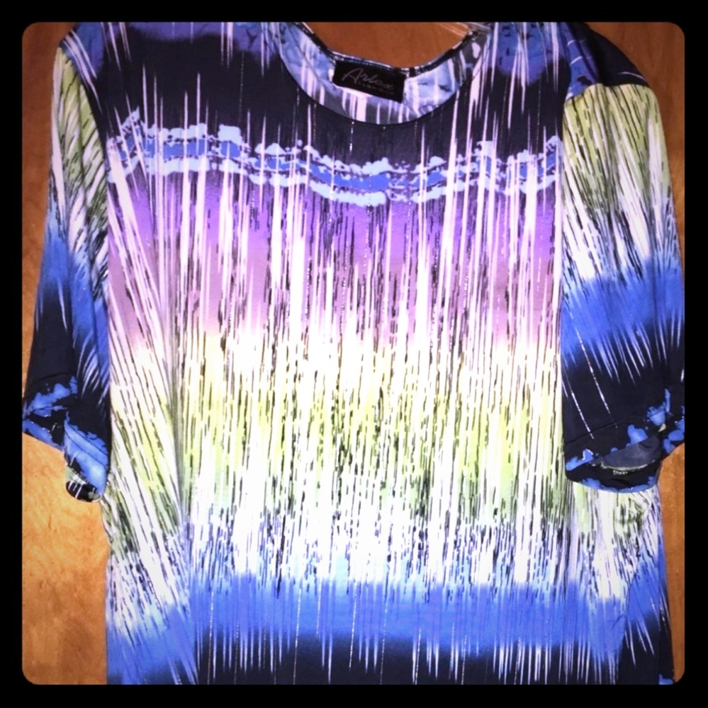 Beautiful vibrant plus size top